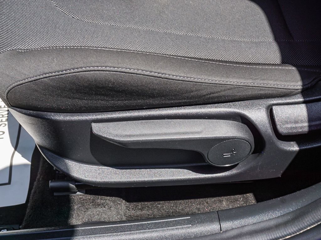 Used 2023 Blue Hyundai SE image 19
