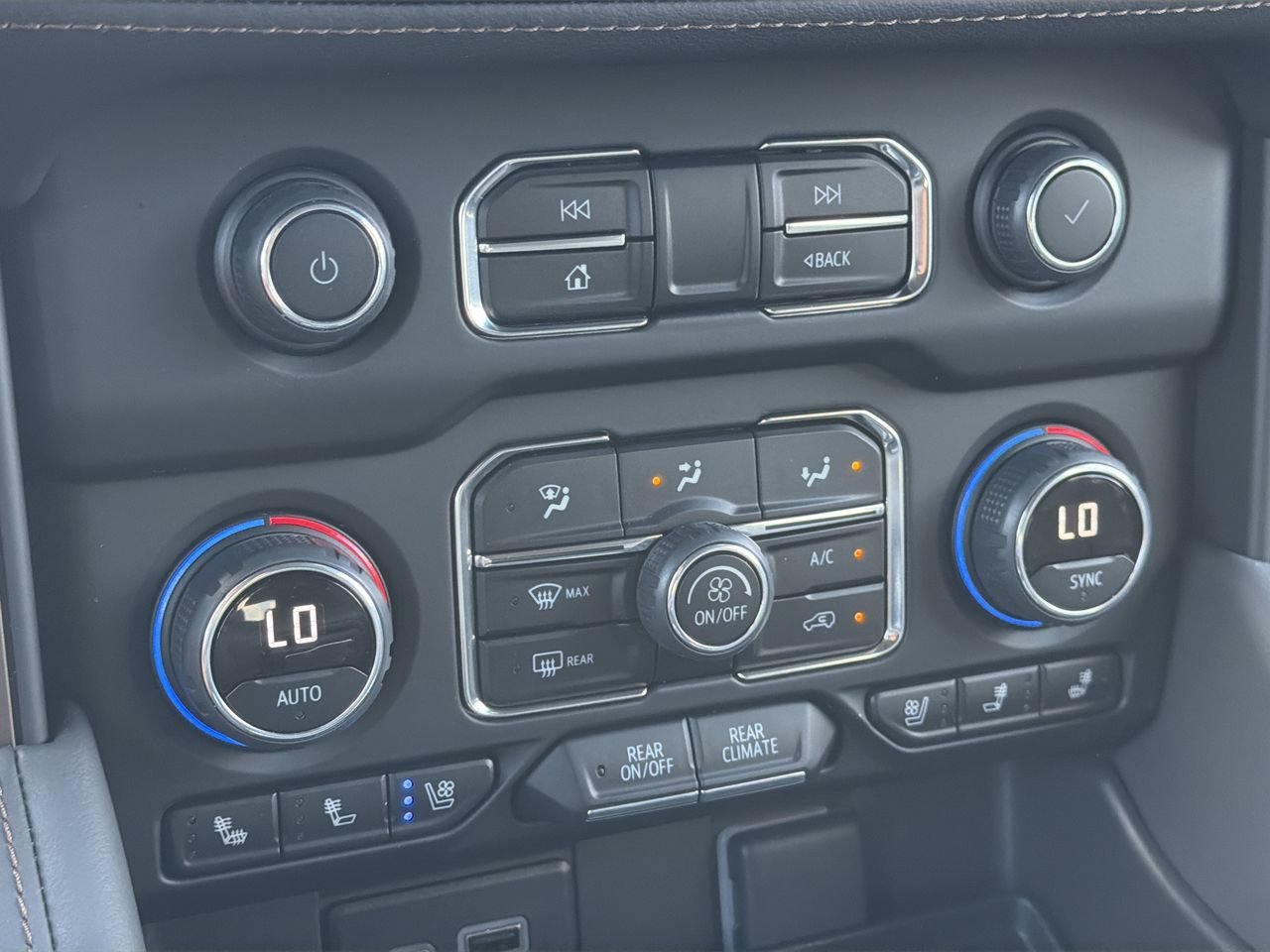 Used 2024 Black Chevrolet High Country image 24