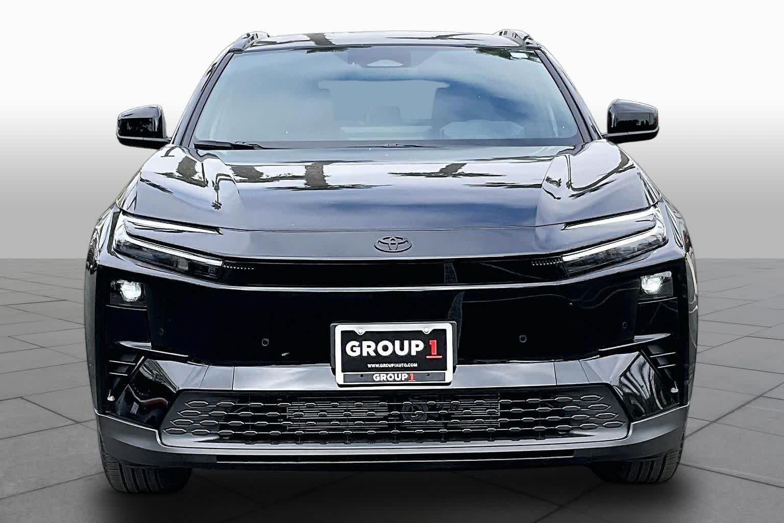New 2026 Midnight Black Metallic Toyota SE image 3