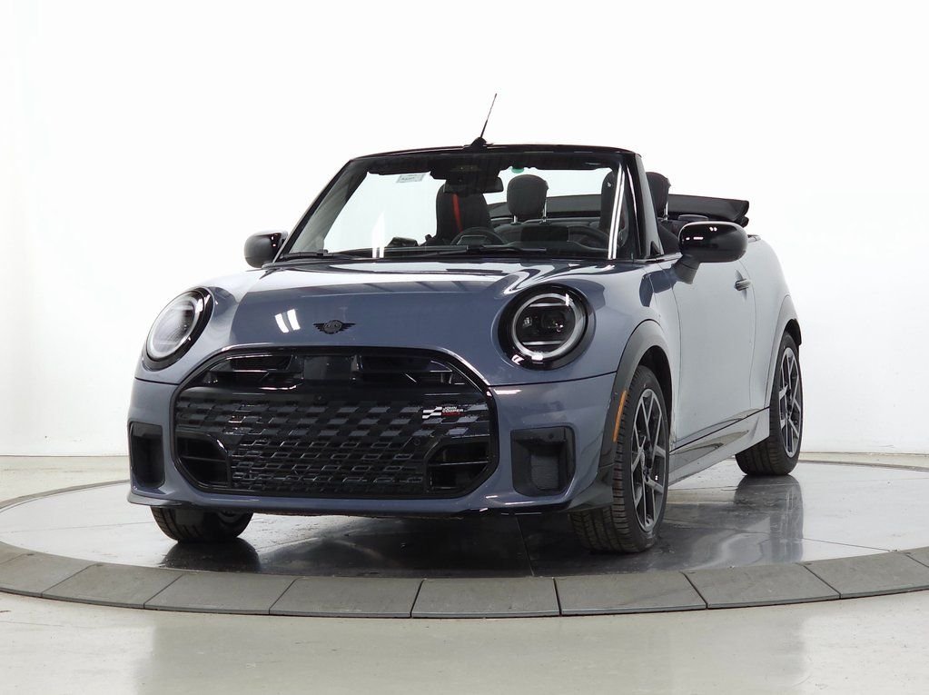 New 2026 Gray Metallic MINI Iconic image 3