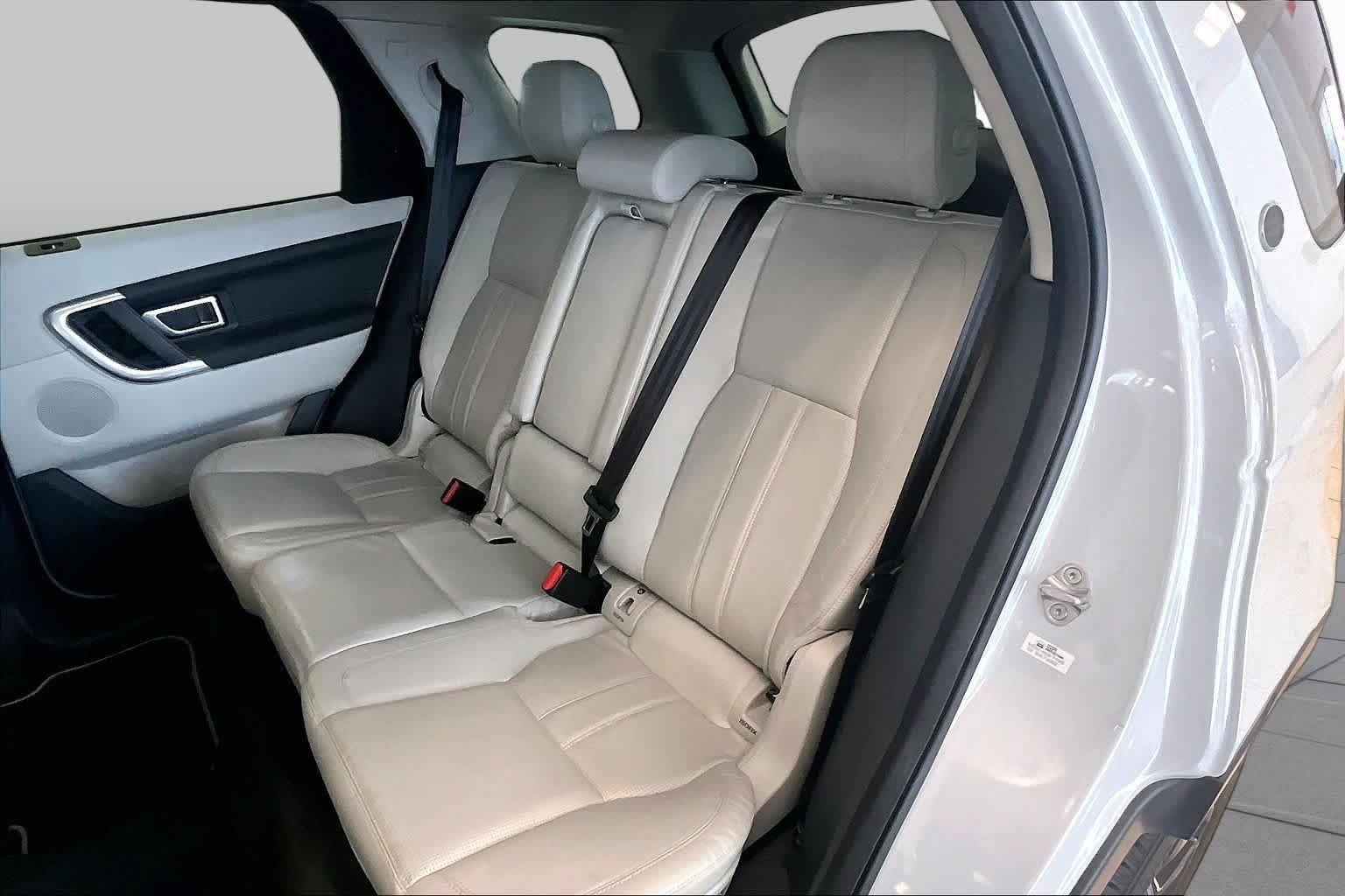 Used 2017 Fuji White Land Rover HSE image 18