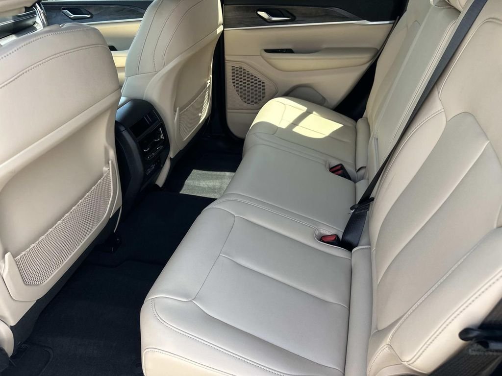 Used 2024 White Jeep Limited image 15