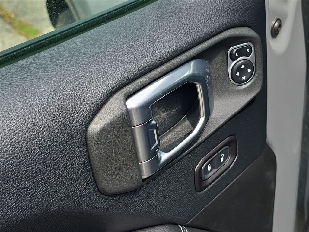 Certified Used 2018 Gray Jeep Unlimited Sahara image 19