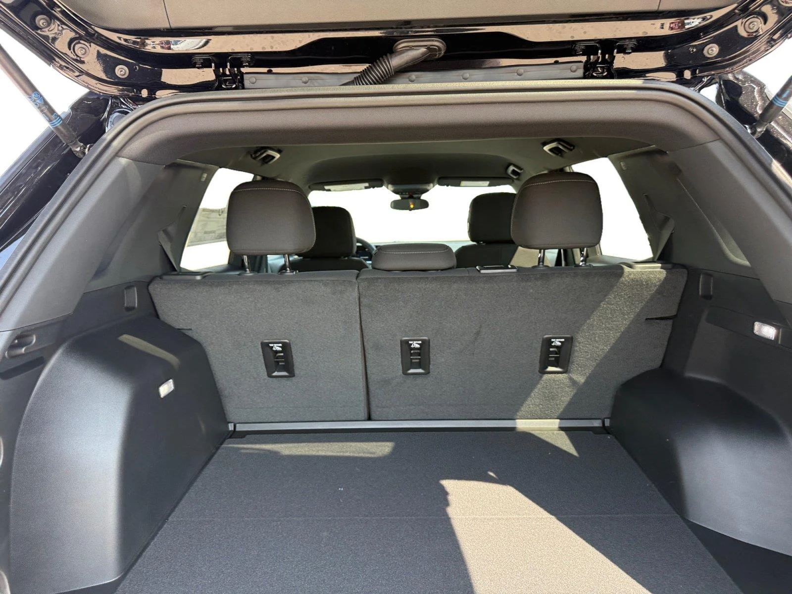 2027 Chevrolet Equinox LT - Photo 18