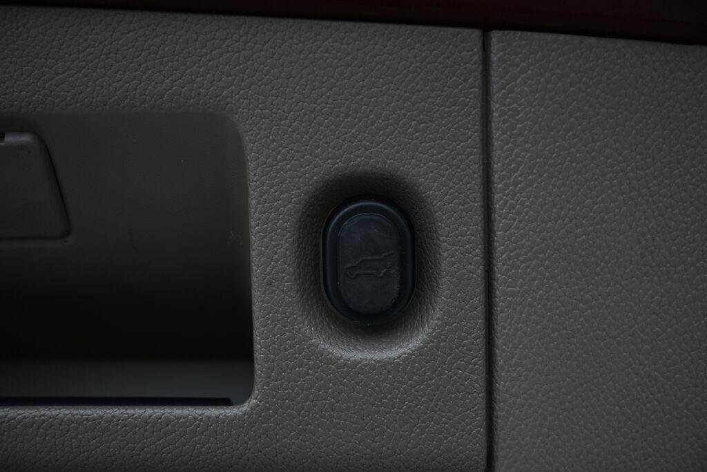 Used 2019 Crimson Red Tintcoat GMC SLT Standard Edition image 30