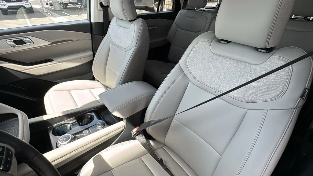 New 2026 Star White Metallic Tri-Coat Ford Active image 13