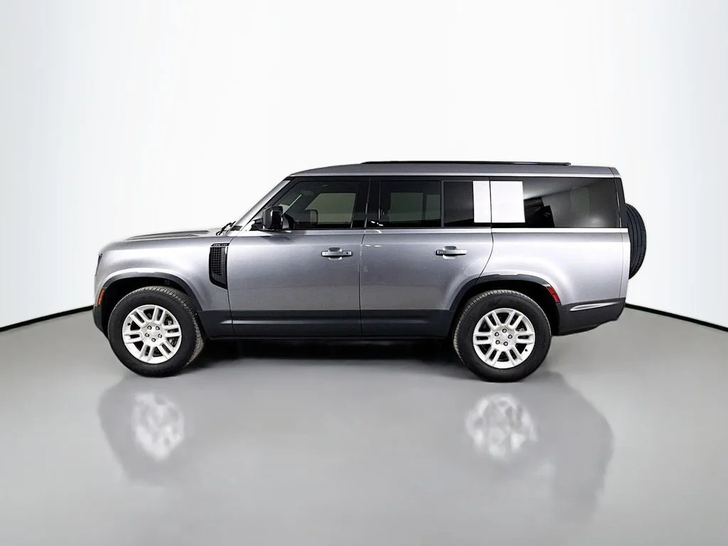 Used 2024 Gray Land Rover S image 8
