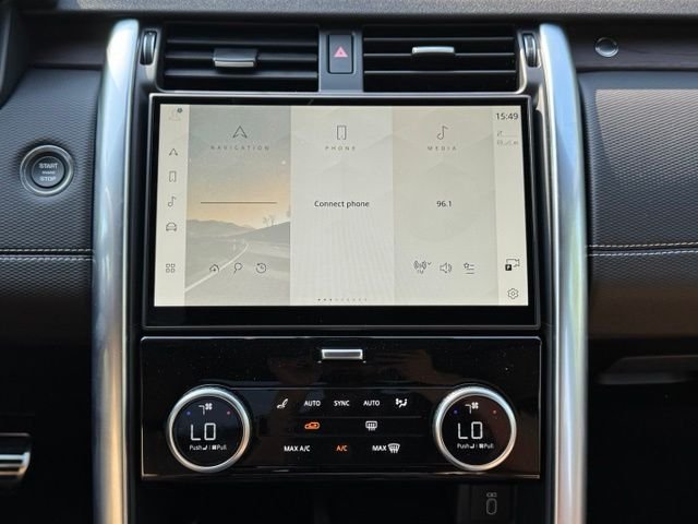 New 2026 Santorini Black Land Rover Dynamic SE image 28