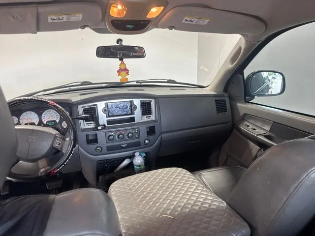 Used 2008 Black Dodge SLT image 18