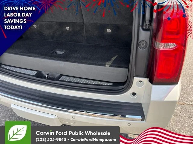 Used 2015 White Diamond Clearcoat Chevrolet  image 31