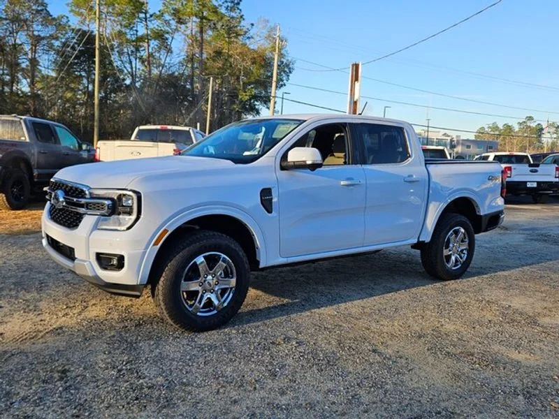 New 2025 Oxford White Ford LARIAT® image 3