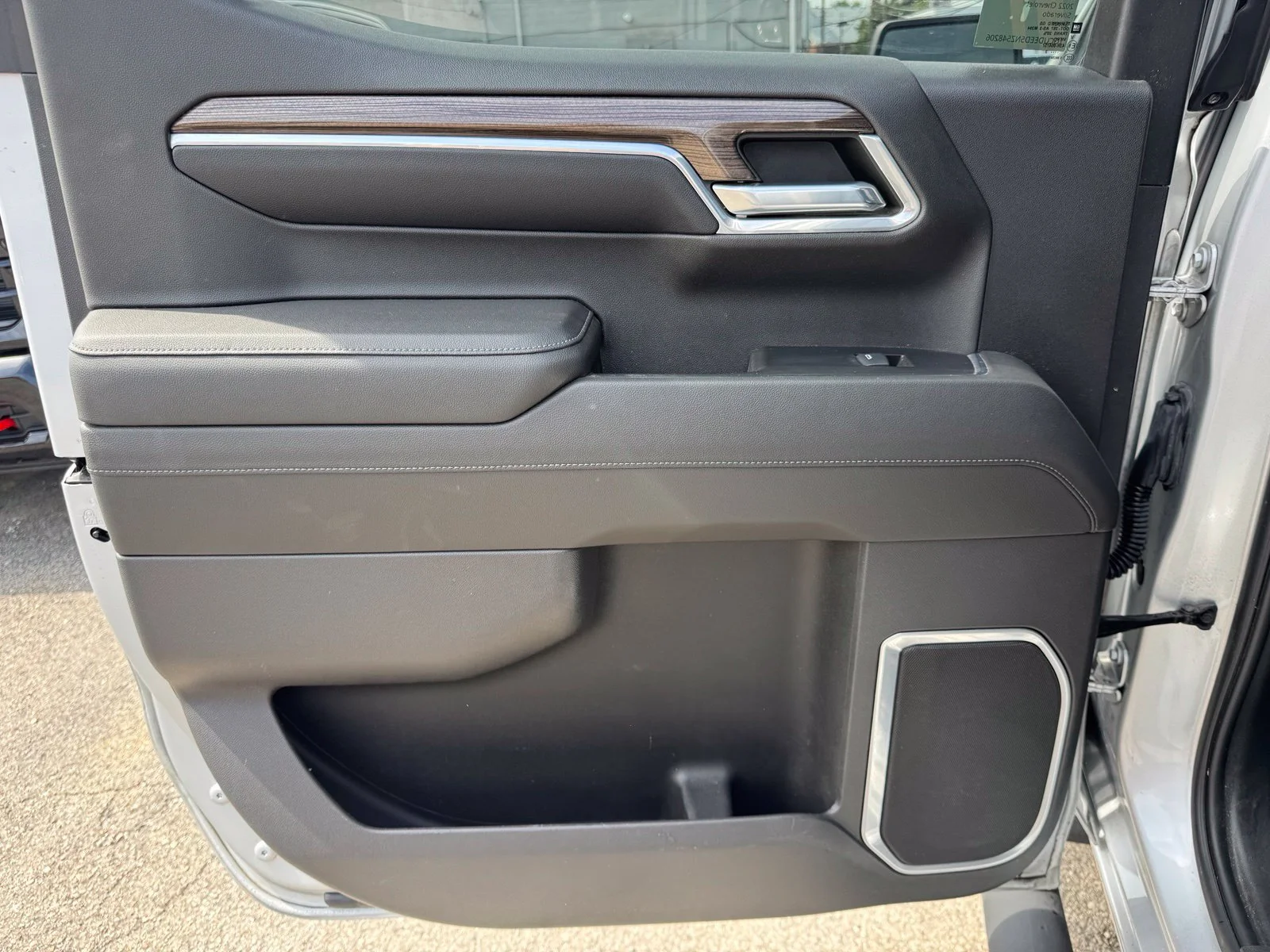 Used 2022 SILVER ICE METALLIC Chevrolet RST image 24