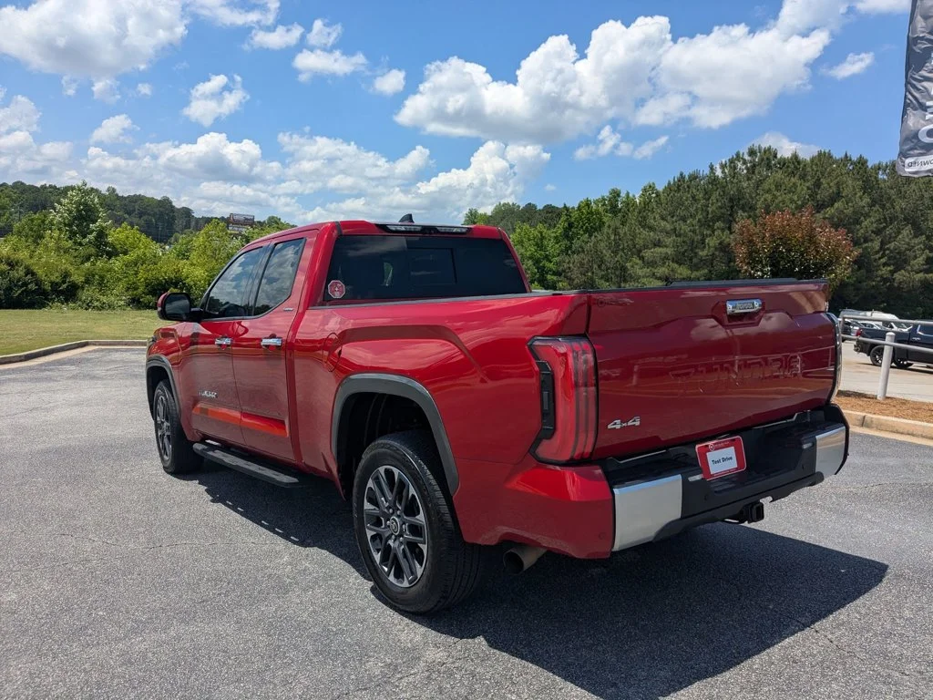 Used 2022  Toyota Limited image 7