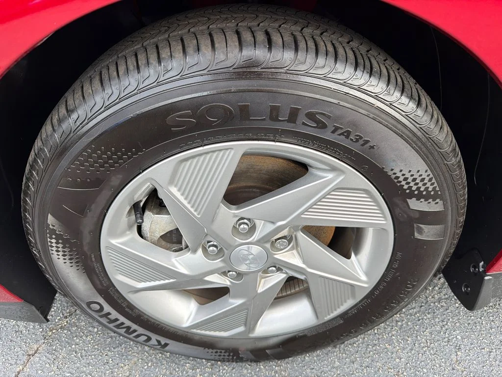 Used 2025 Red Hyundai SE image 11