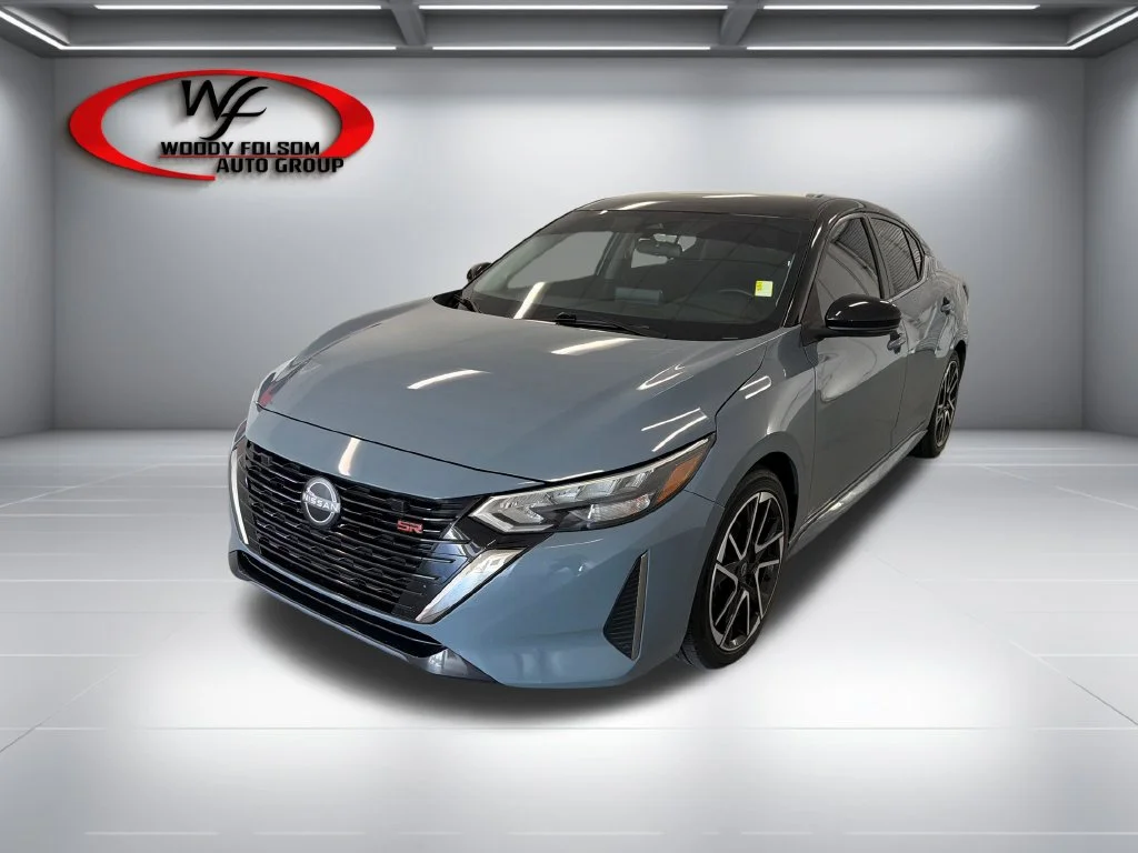 Used 2025 Gray Nissan SR image 3