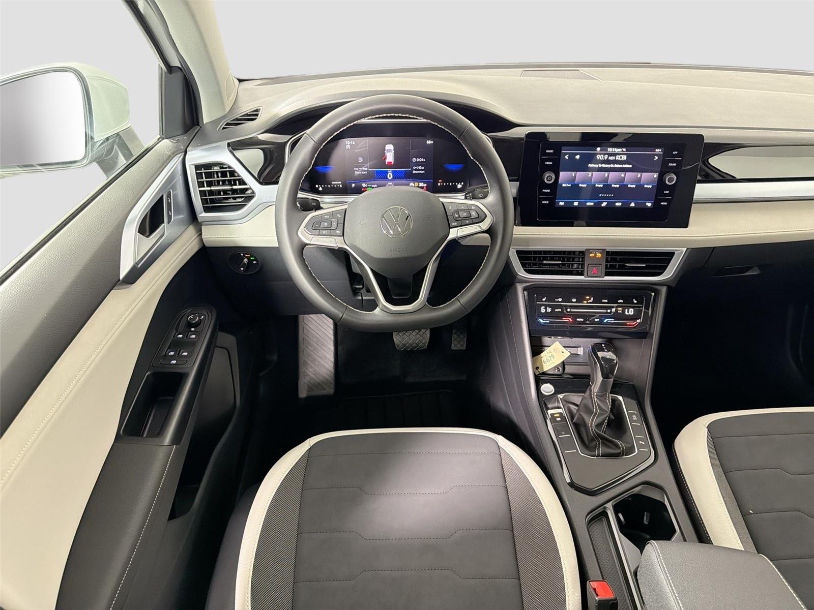 New 2026 Pure White Volkswagen SE image 20