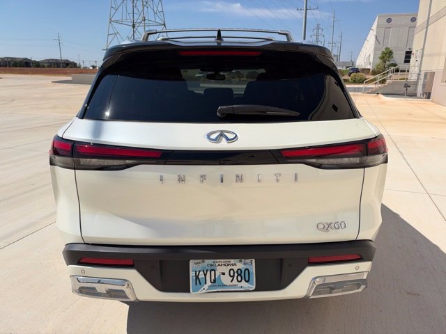 Used 2022 White INFINITI Sensory image 6