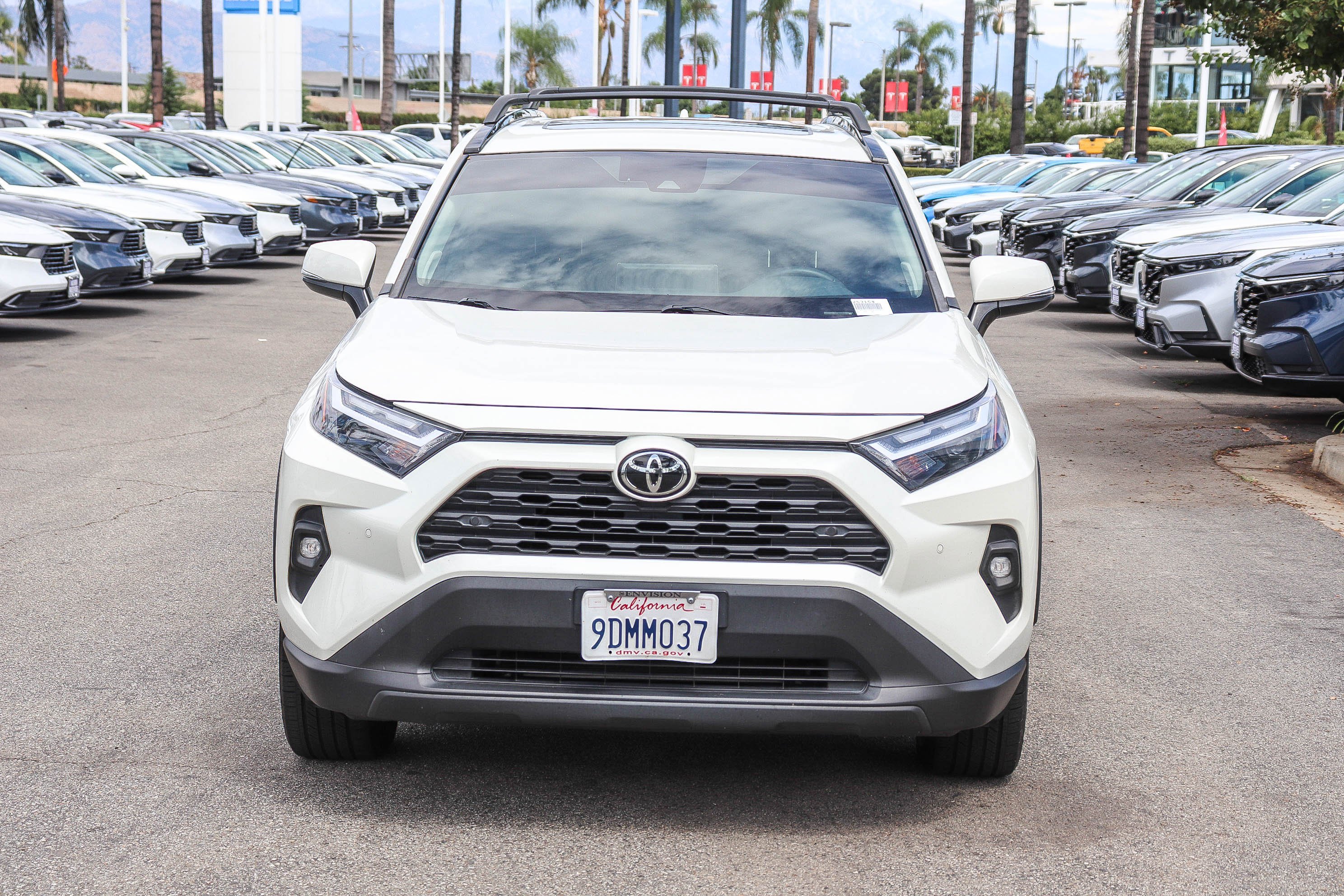 Used 2022 Blizzard Pearl Toyota XLE Premium image 2