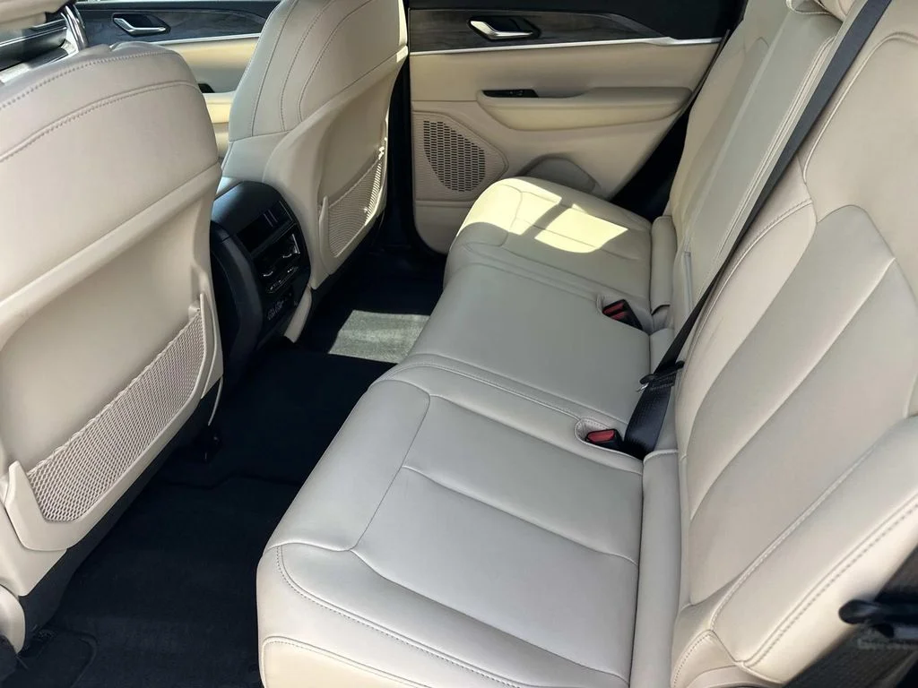 Used 2024 White Jeep Limited image 15
