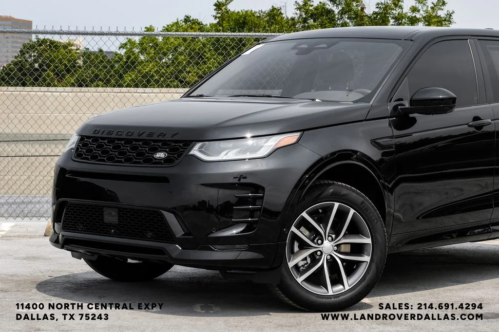 New 2026 Santorini Black Metallic Land Rover Landmark image 3