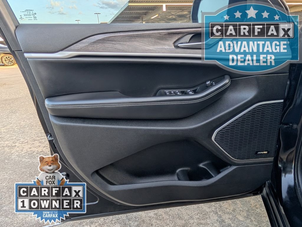 Used 2023 Black Jeep Limited 4x4 image 17