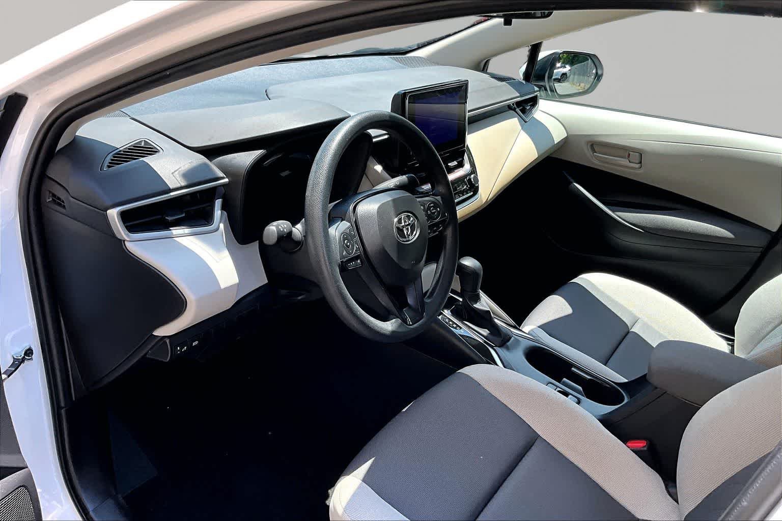 Used 2026 Ice Cap Toyota LE image 18