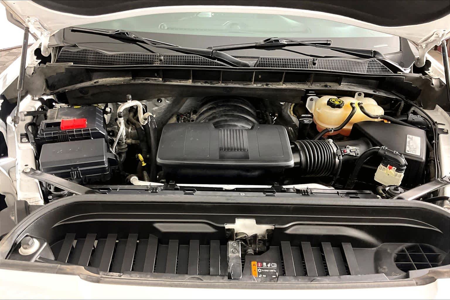 Used 2021 SUMMIT WHITE GMC Elevation image 31