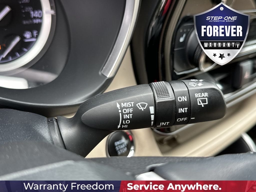 Used 2022  Toyota XLE image 23