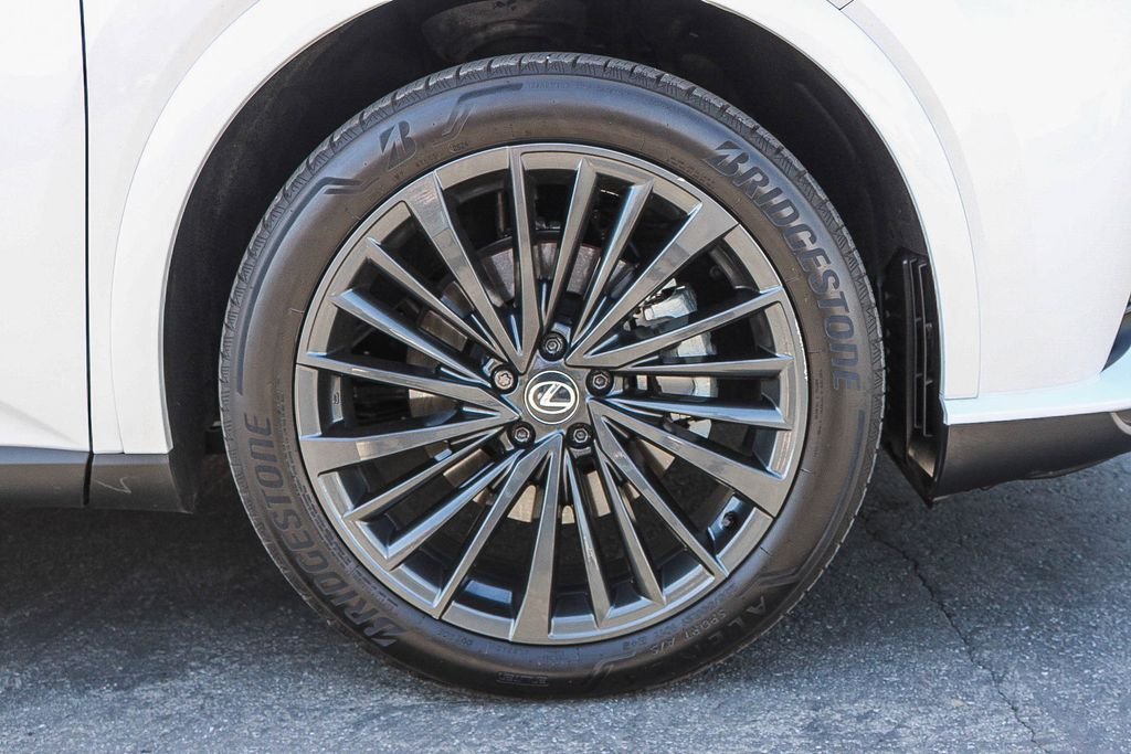 Used 2024 White Lexus 350 Premium image 11