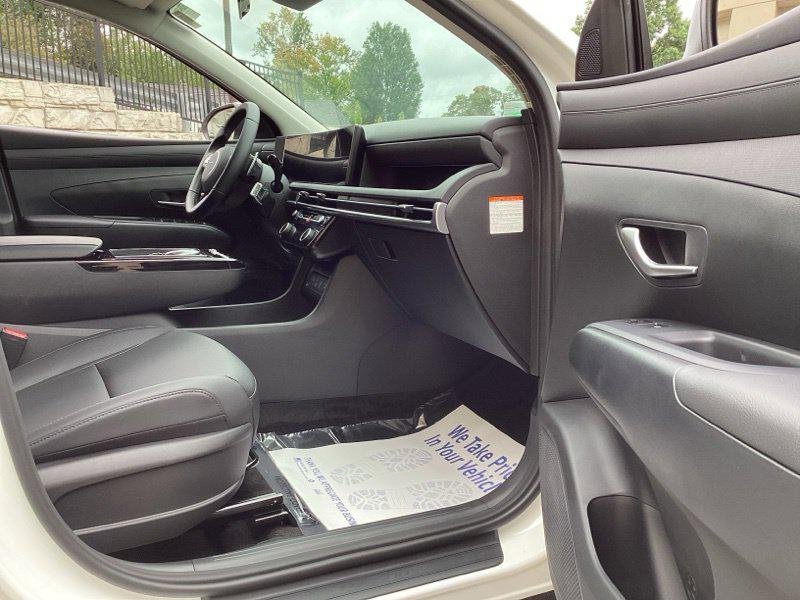 New 2026 White Hyundai SEL Convenience image 12