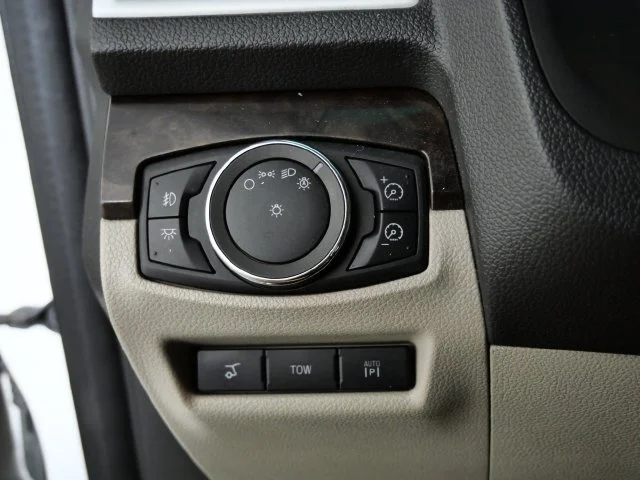 Used 2011 White Ford Limited image 25
