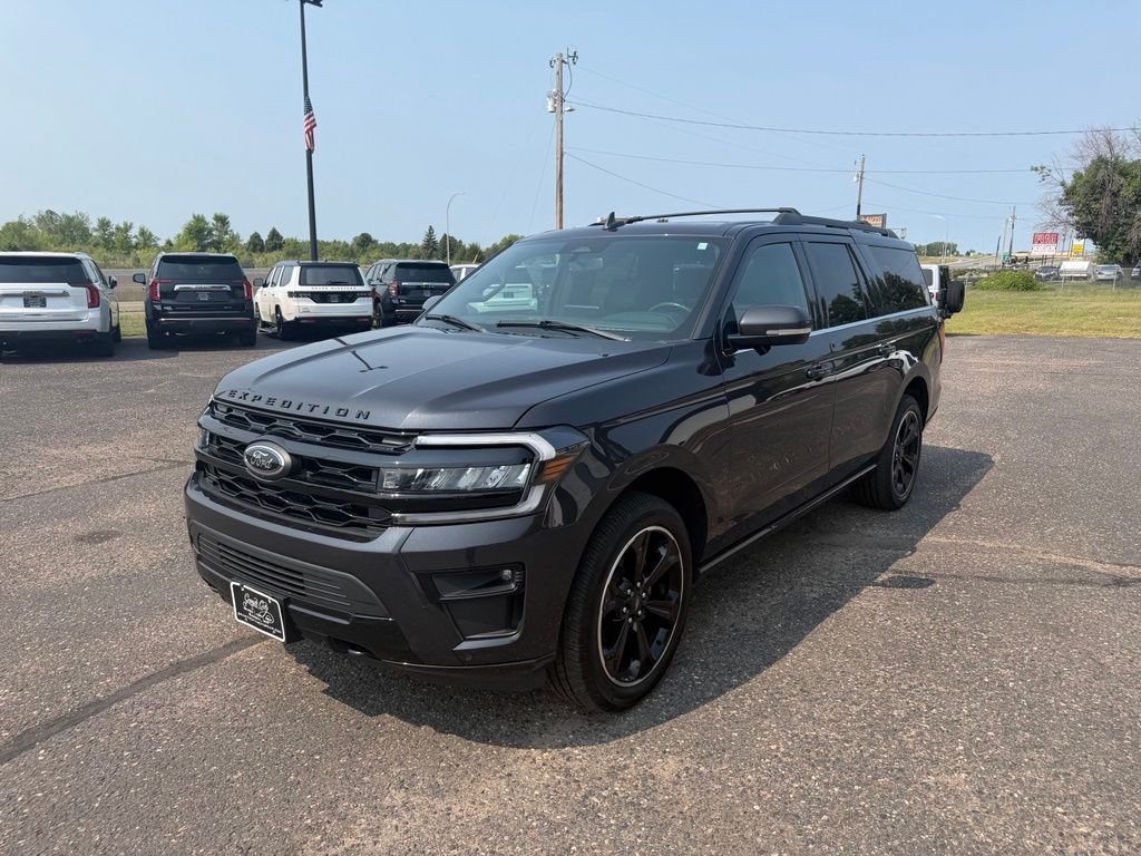 Used 2023  Ford Limited image 11
