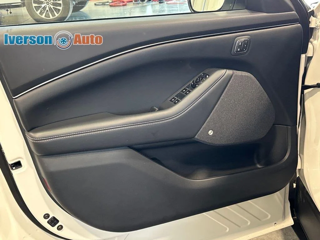 Used 2023 Star White Metallic Tri-Coat Ford Premium image 15
