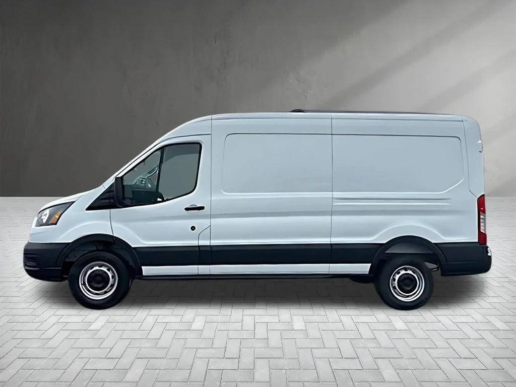 New 2026 Oxford White Ford Cargo Van image 4