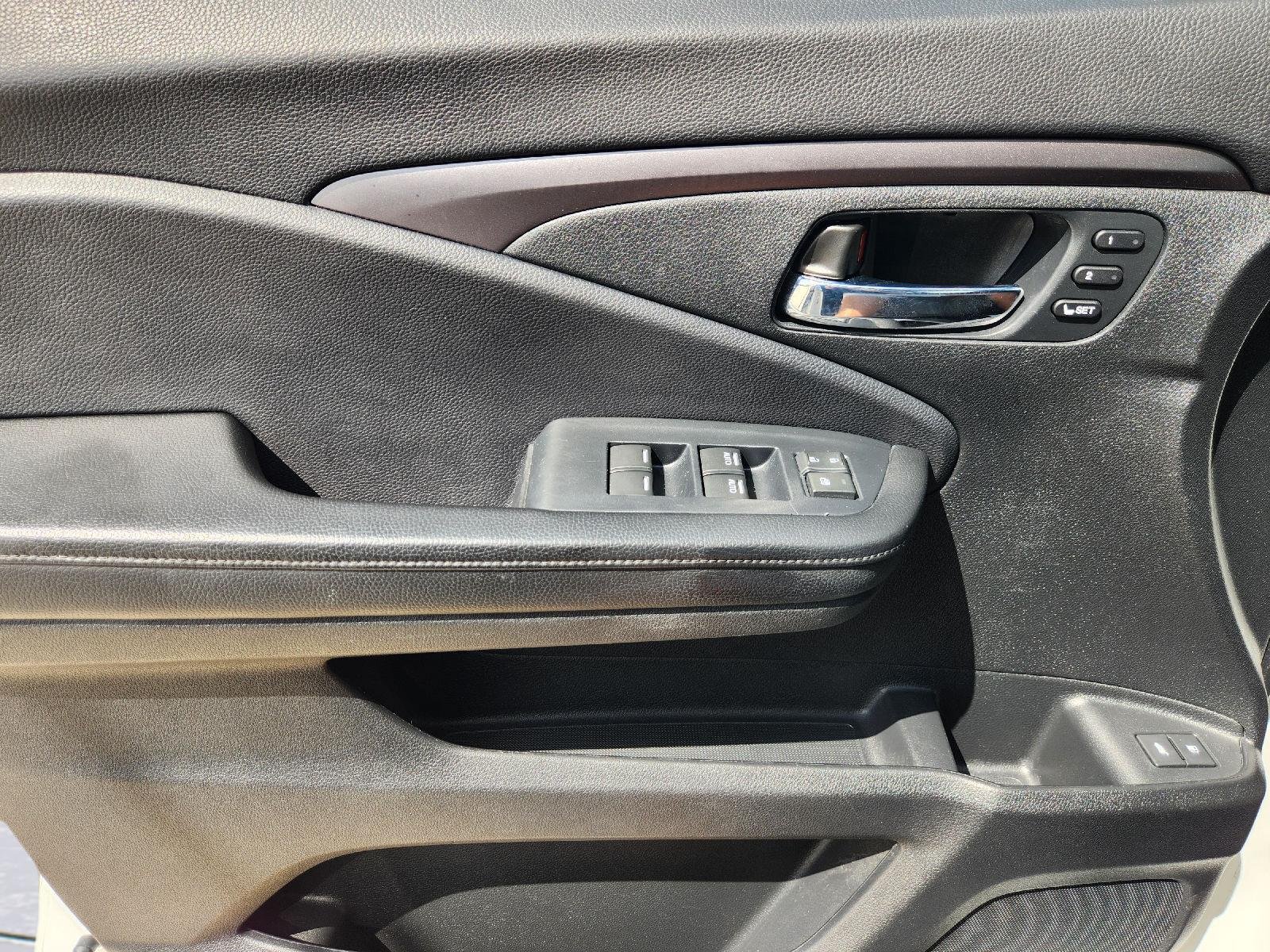 2020 Honda Pilot photo 22 of 33