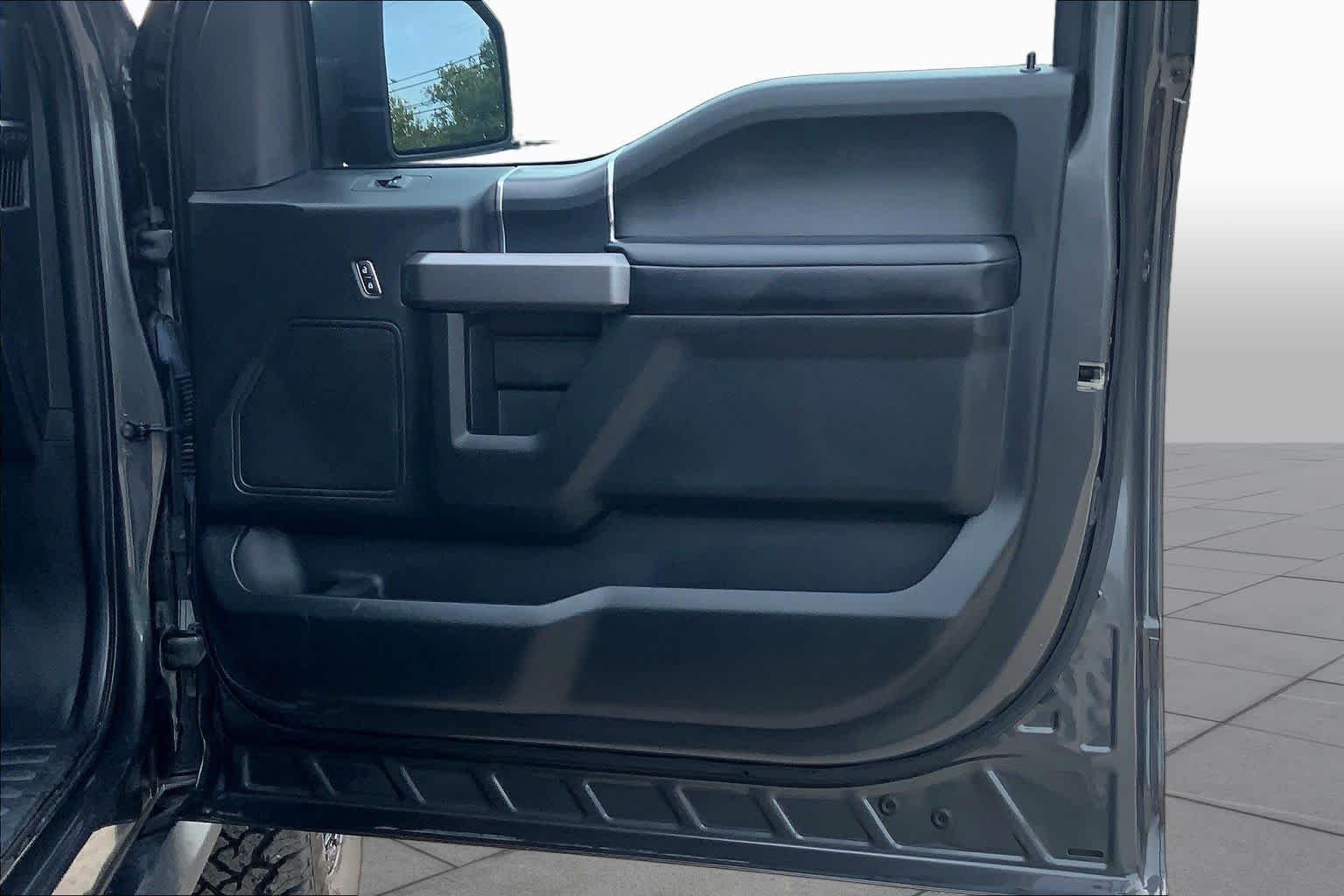 Used 2020 Magnetic Metallic Ford XLT image 21