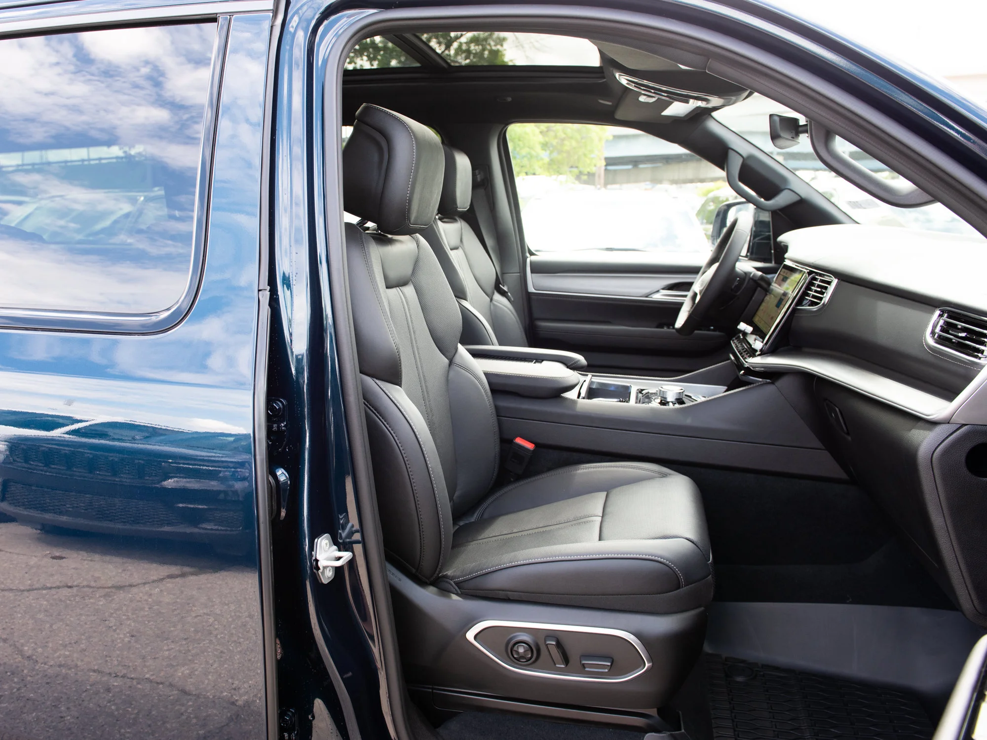 New 2026 Blue Jeep Limited Reserve* image 26