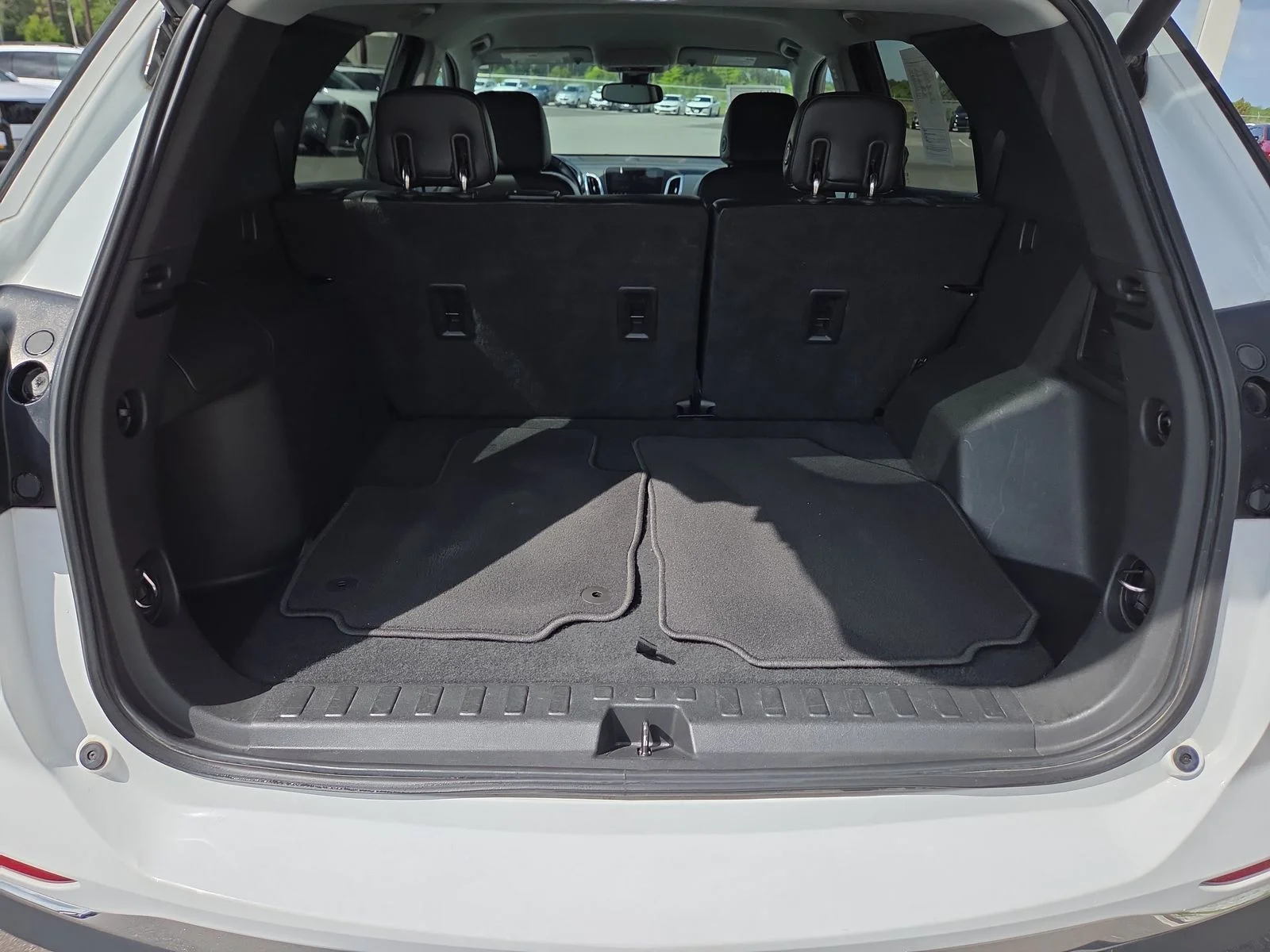 Used 2020 Summit White Chevrolet Premier image 24