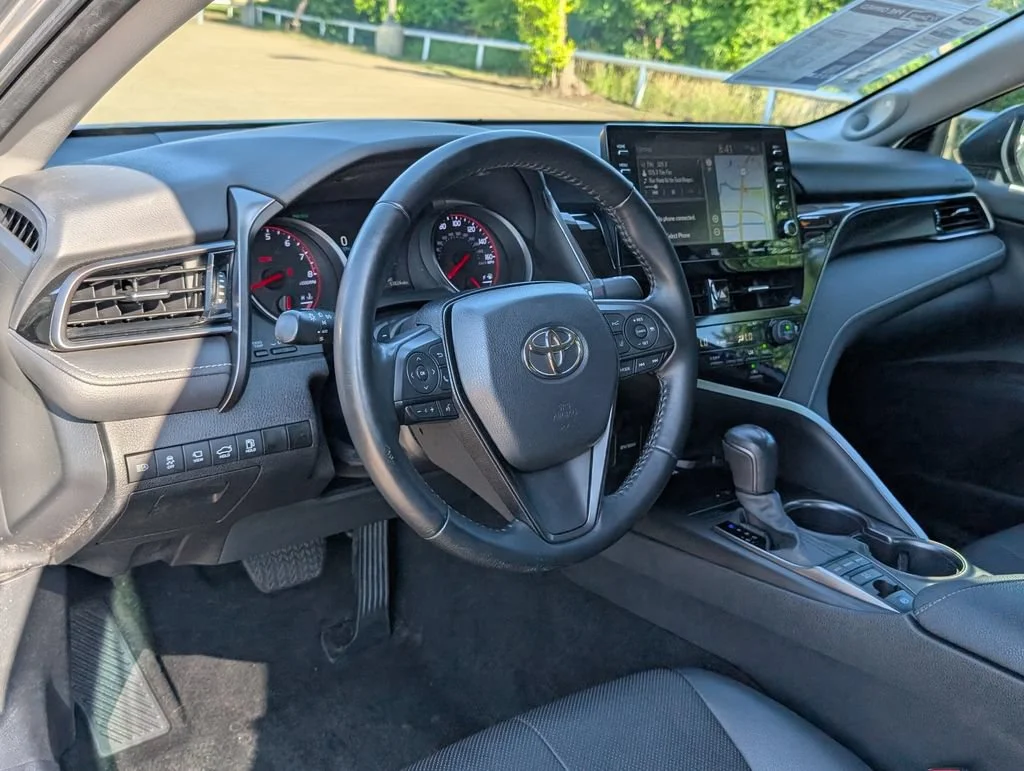 Used 2022 Silver Toyota XSE V6 image 4