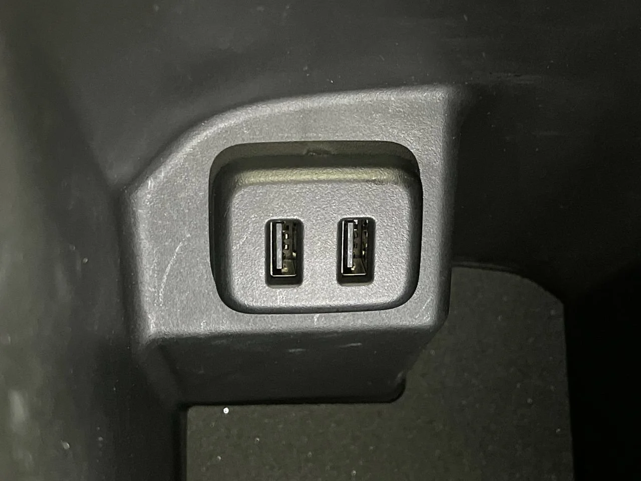 Used 2024 White Frost Tricoat GMC Denali image 28