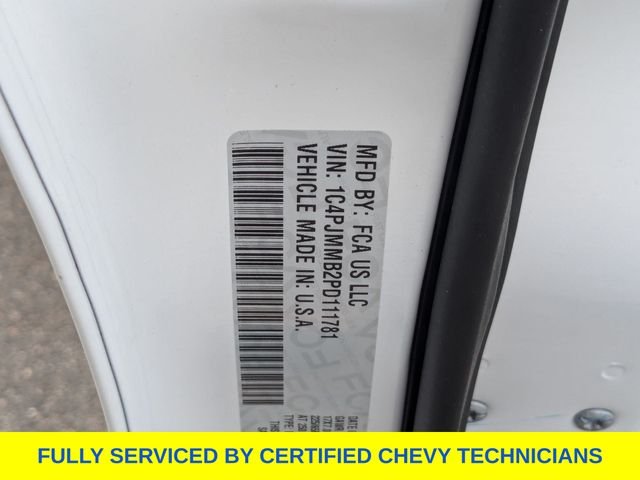 Used 2023 White Jeep Altitude image 27