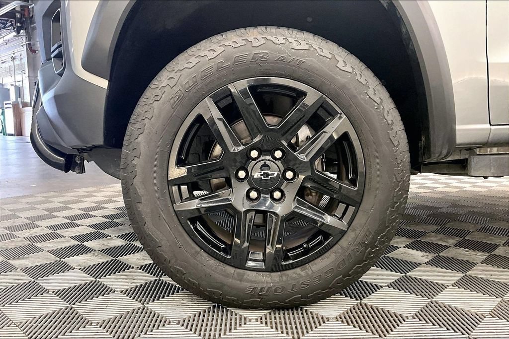 Used 2023 STERLING GRAY METALLIC Chevrolet 4WD Trail Boss image 8