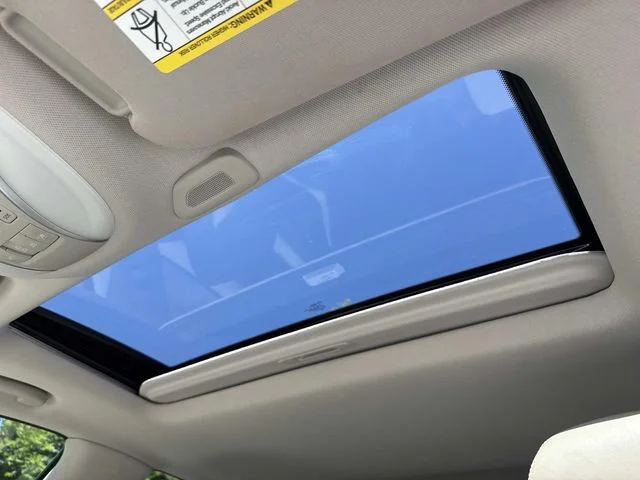 Used 2019 Black INFINITI LUXE image 4
