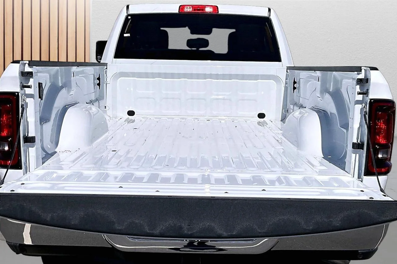 New 2026 Bright White Clear-Coat Exterior Paint RAM Tradesman image 19