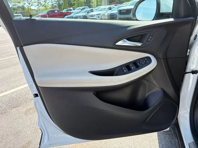 Used 2023 Summit White Buick Preferred image 10
