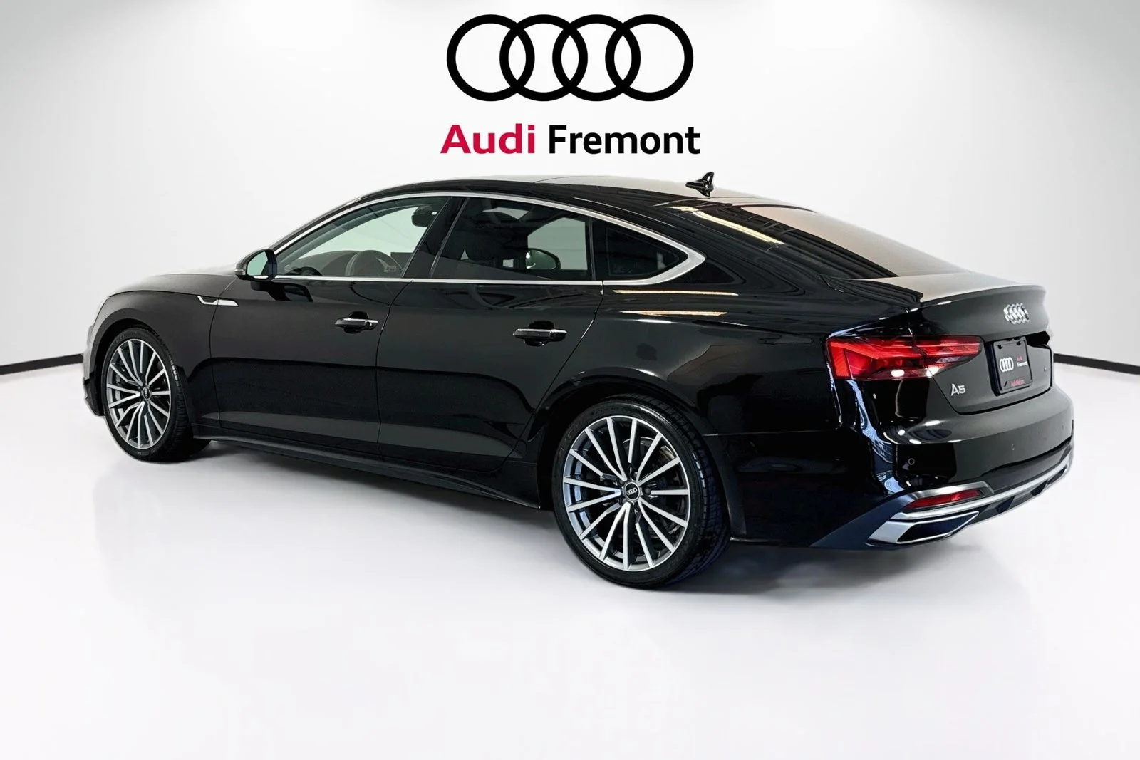 Used 2021 Brilliant Black Audi Premium Plus image 8