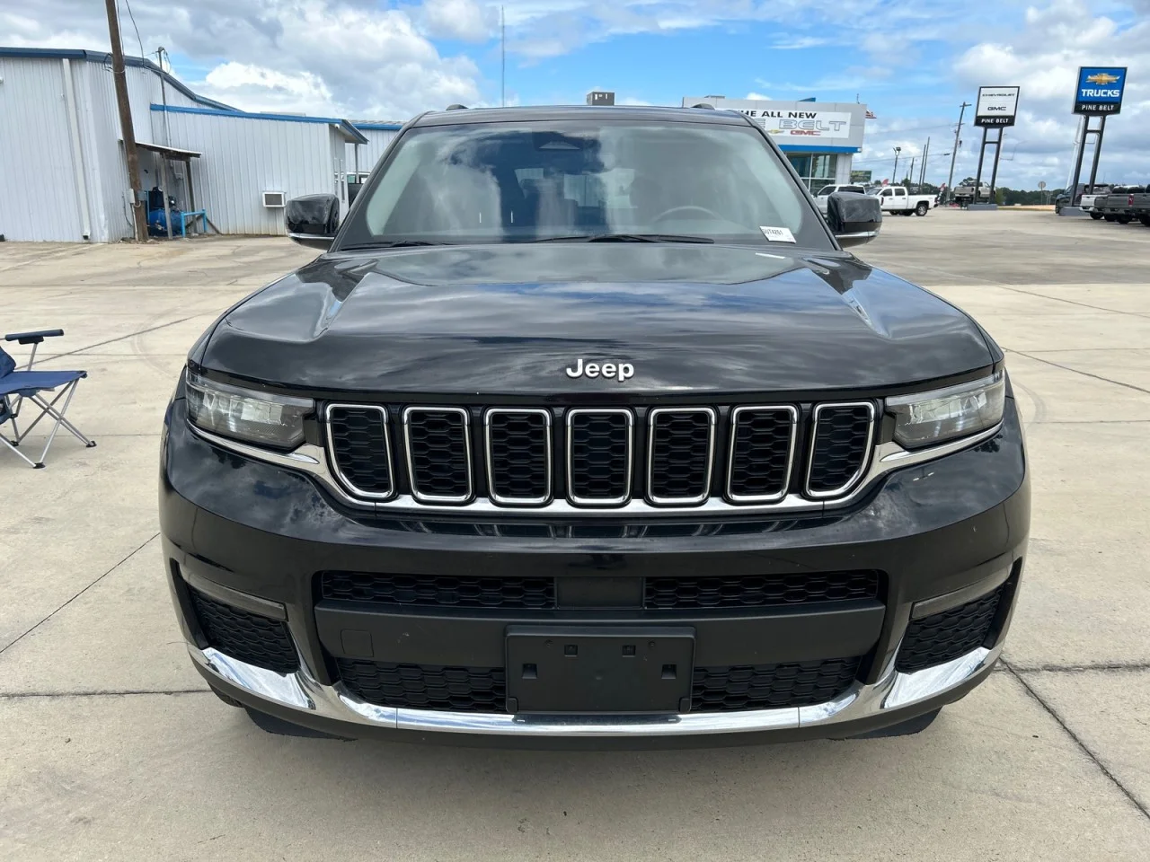 Used 2021  Jeep Limited image 5