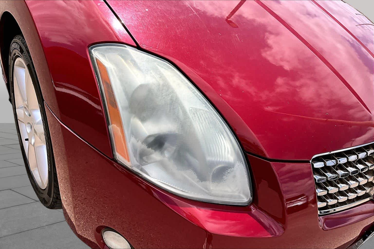 Used 2004 Red Opulence Metallic Nissan SE image 26