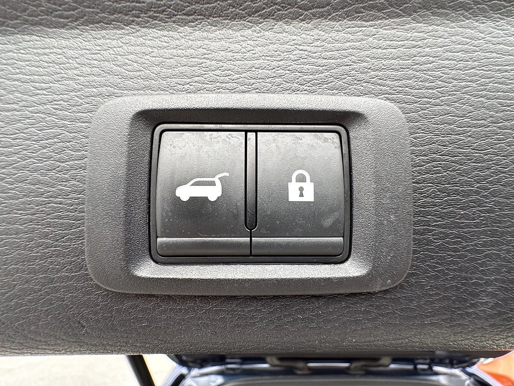 Used 2024 Cosmic Blue Metallic Mitsubishi  image 13