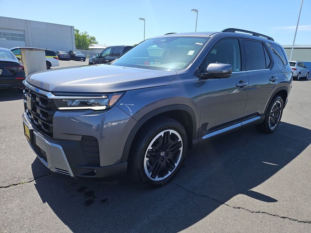 2026 Honda Pilot Touring AWD's photo